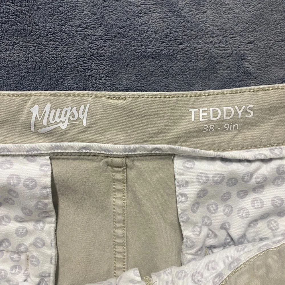 Mugsy Teddys Mens Khaki Chino Shorts Size 38 w/ 9 Inch Inseam Stretch K6SNLK Tan